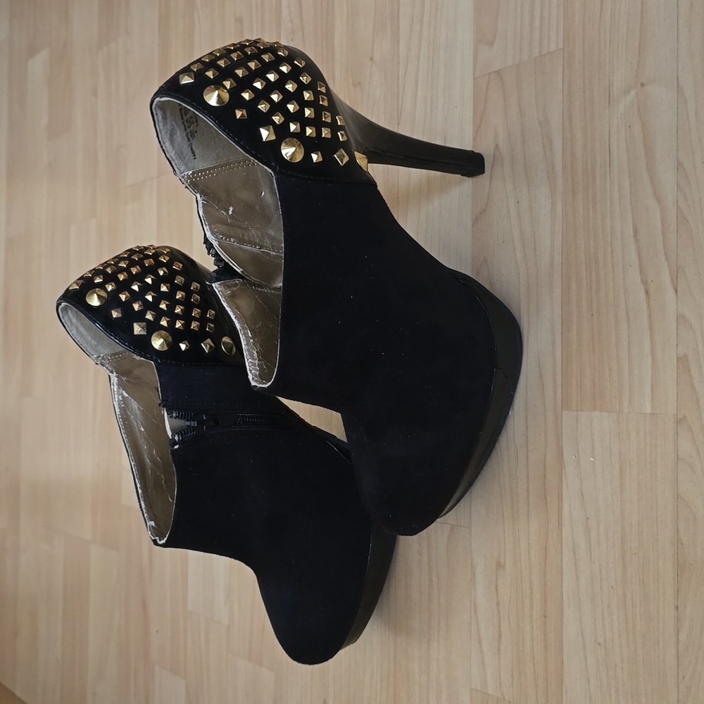 BONGO Black Suede/Gold Beaded High Heel Platform Booties Back Zipper Size 9